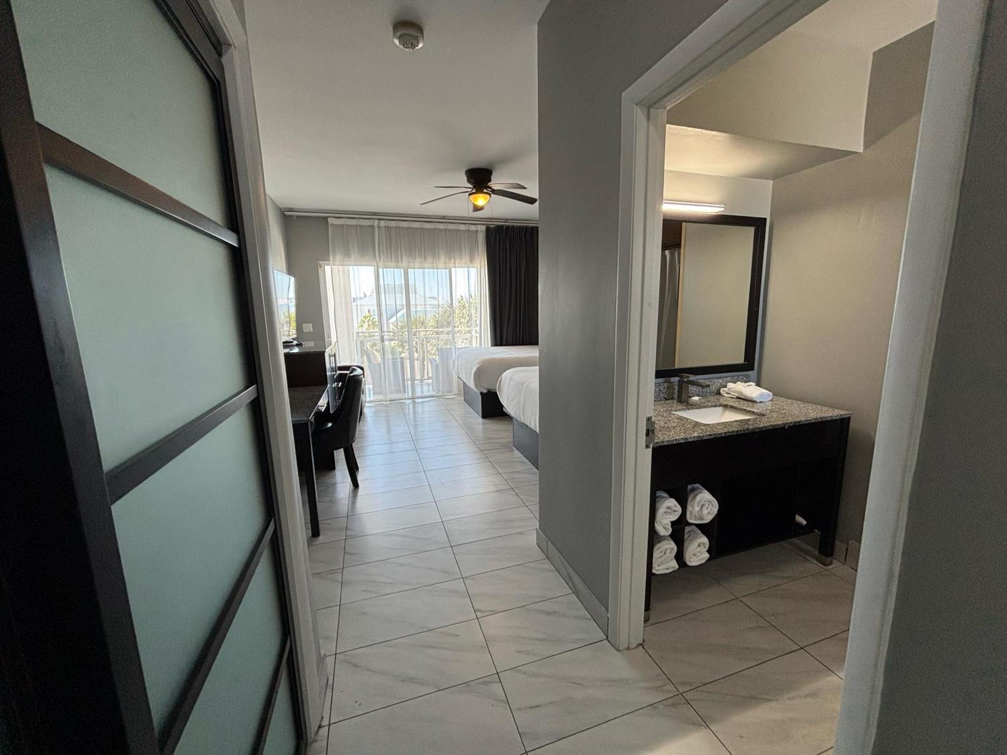 Grace Bay Suites Esterno foto