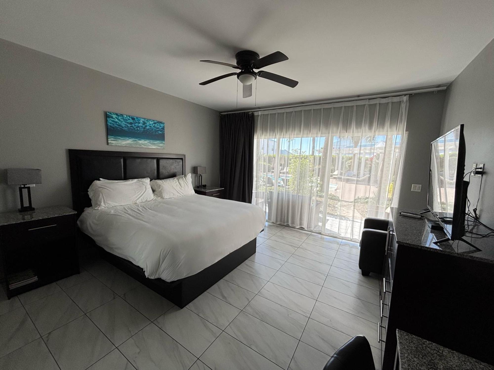 Grace Bay Suites Esterno foto