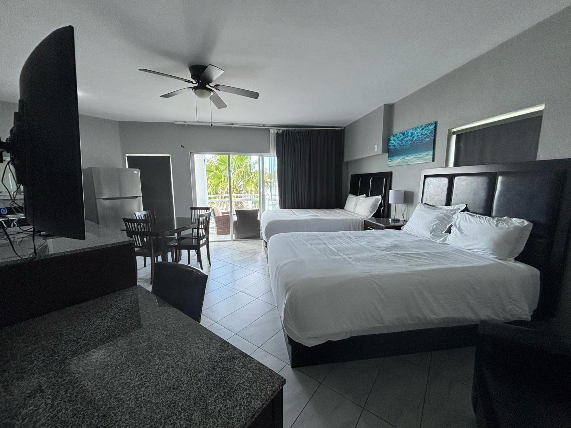 Grace Bay Suites Esterno foto